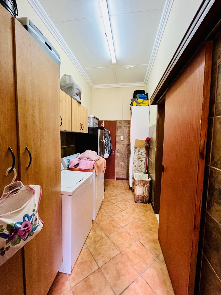 6 Bedroom Property for Sale in Tergniet Western Cape